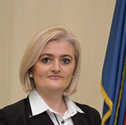 Screenshot 2025-12-29 154619 Senatoarea AUR Luminița Păucean Fernandes cu o urare de An Nou pe rețelele sociale.