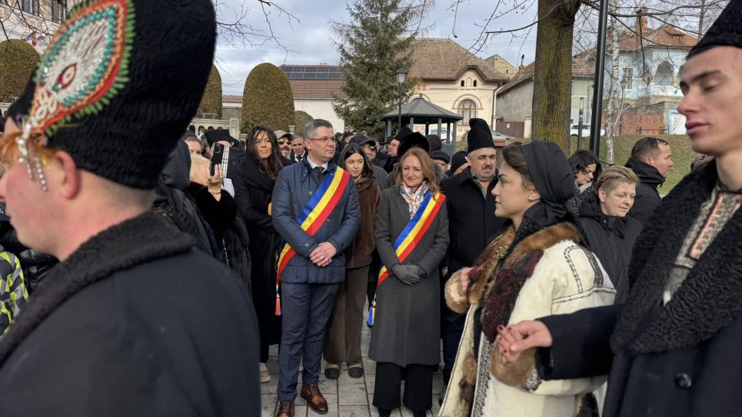 375 Daniela Cîmpean discută despre tradiția junilor ca pilon al identității județului Sibiu.