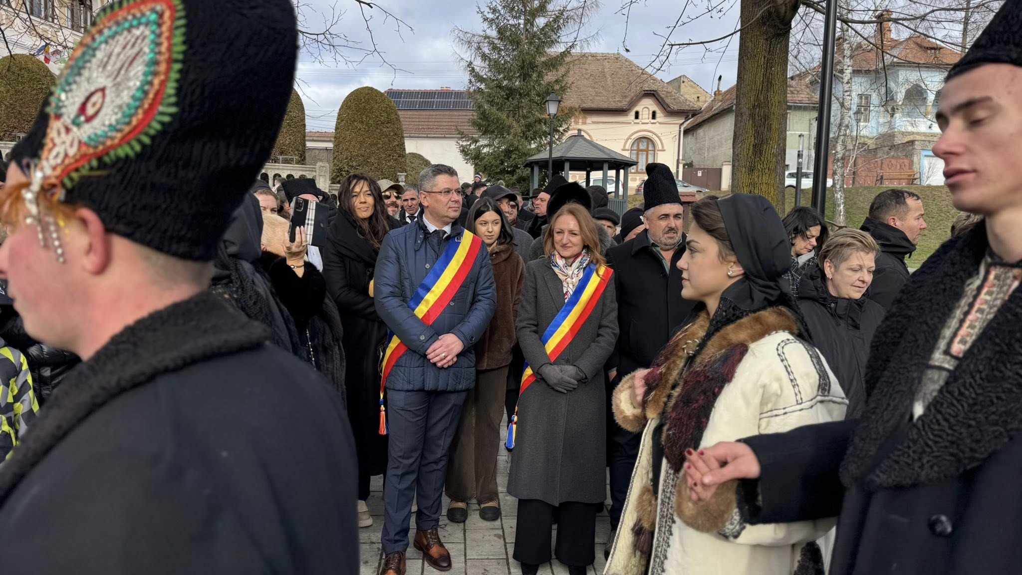 Daniela Cîmpean discută despre tradiția junilor ca pilon al identității județului Sibiu.