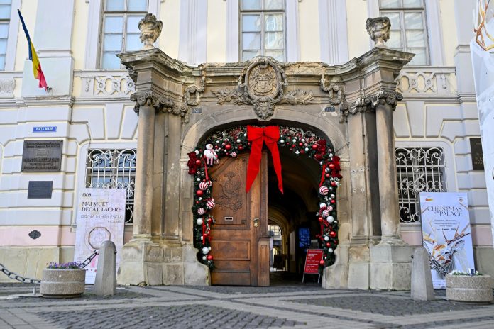 Muzeul Brukenthal program sărbători, fațada clădirii istorice din Sibiu