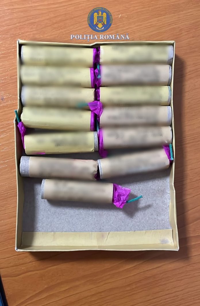 Articole pirotehnice de categoria P1 confiscate de poliție după comandă online ilegală.