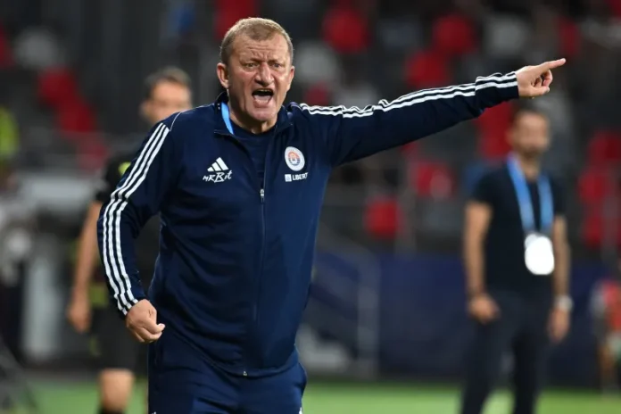 Dorinel Munteanu, noul antrenor ales de FC Hermannstadt, la o conferință de presă.