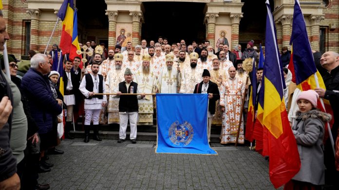 Mulțime de credincioși la hramul Catedralei Mitropolitane din Sibiu, Sfântul Andrei Șaguna
