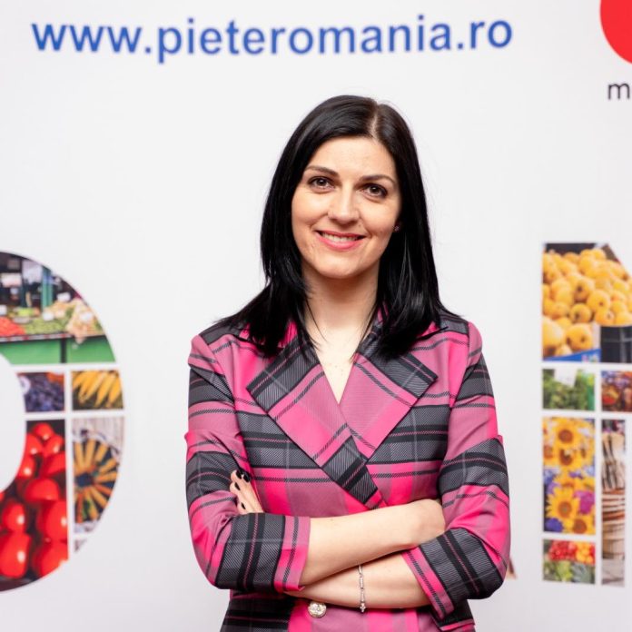 Livia Micu, directoarea Piețe Sibiu SA, în timpul unei declarații