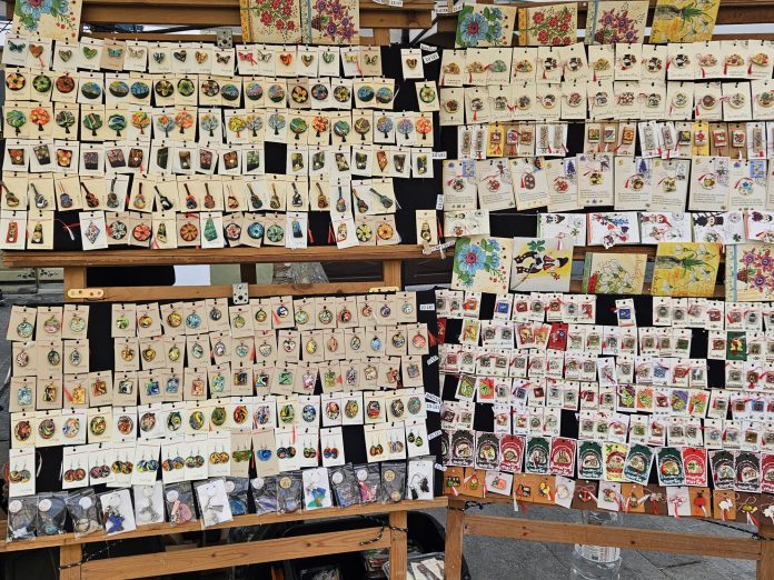 Expoziție de martisoare pentru primăvară, produse de sezon pe domeniul public Sibiu