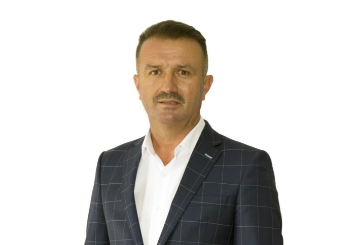 Cornel Oană viceprimar, în timpul unei ședințe oficiale la primărie