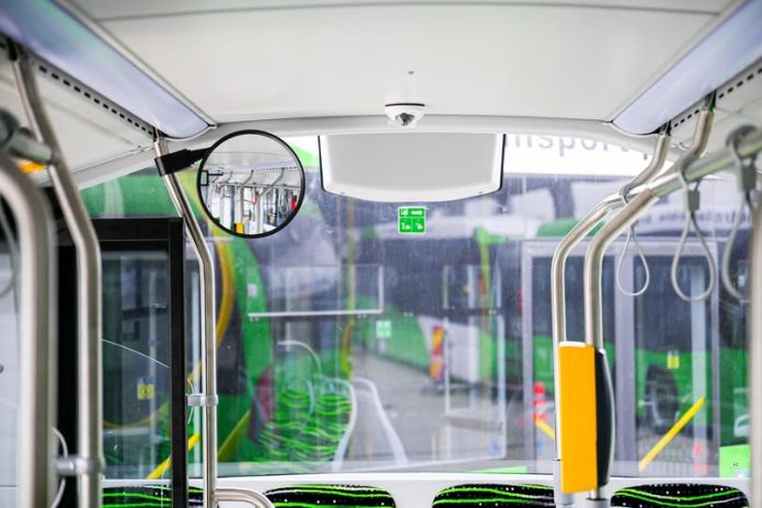 Autobuz Tursib cu noile modificări de program afișate pe parbriz, 2 februarie 2026