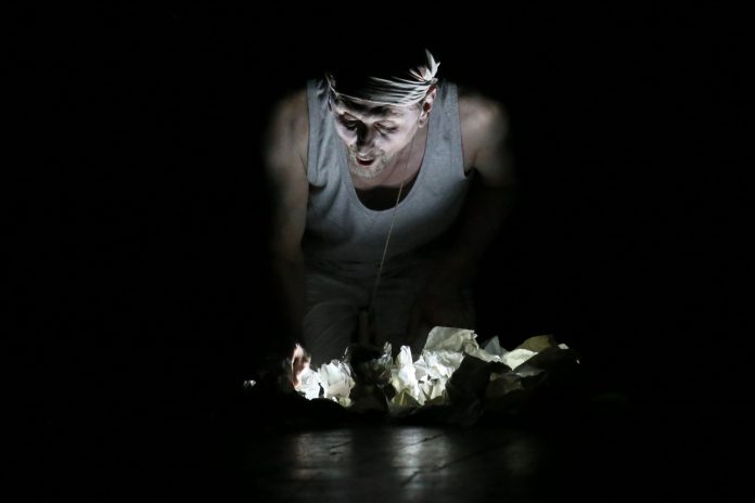 Iona pe Scena Digitală, spectacol de teatru românesc regizat de Mihaela Marin