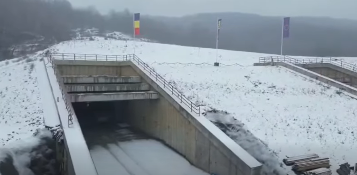 Hartă sau ilustrație a proiectului Autostrada Sibiu Pitești, evidențiind tronsoanele și stadiul de execuție