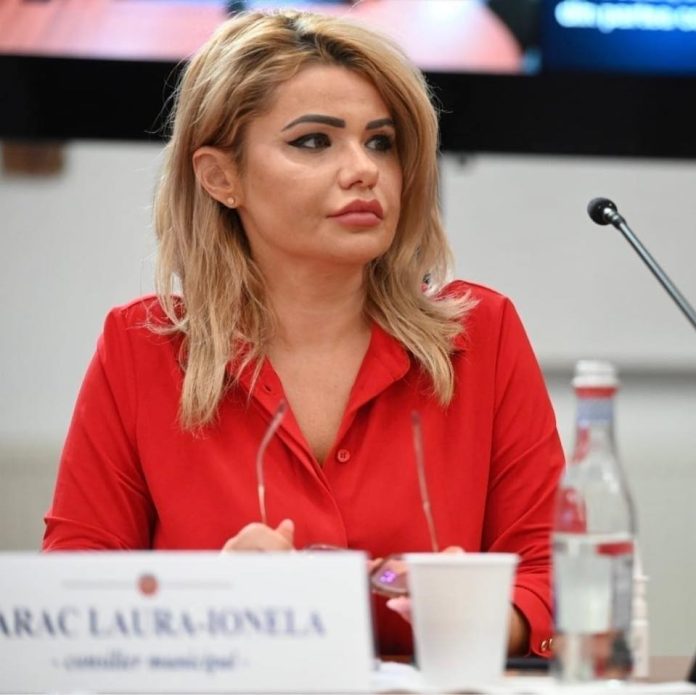 Laura Barac PSD, consilier local Sibiu, în timpul unui discurs public