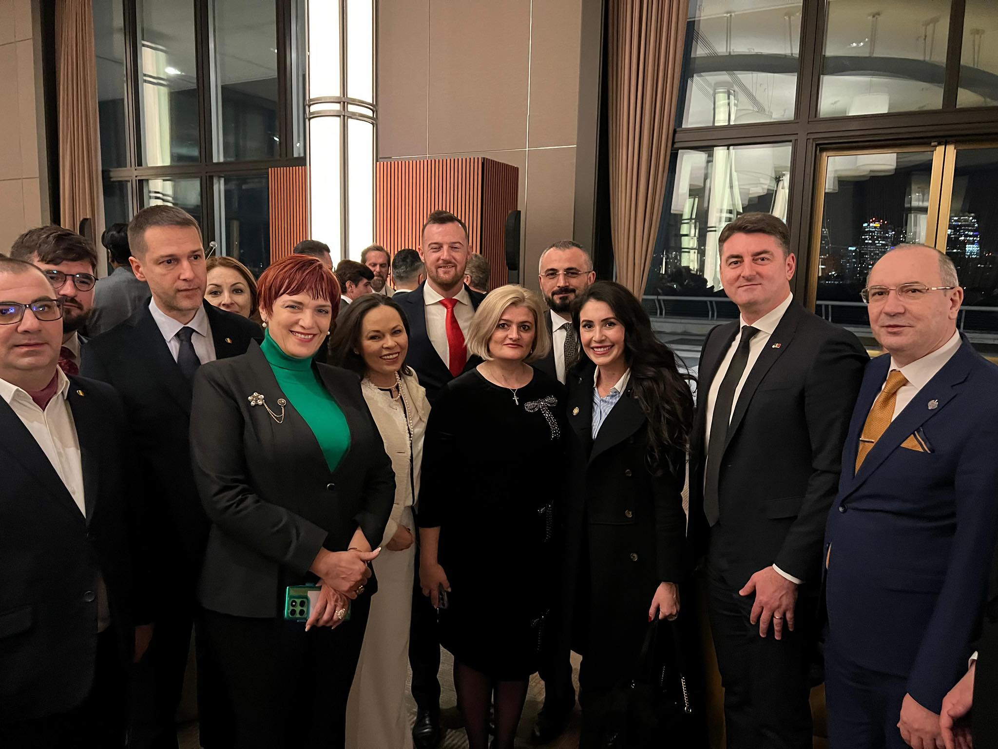 Delegația AUR la Washington, cu Luminița Păucean Fernandes, înainte de o întâlnire importantă.