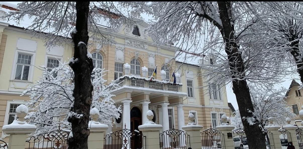 Universitatea „Lucian Blaga” din Sibiu iarna, clasată în topul Times Higher Education 2026