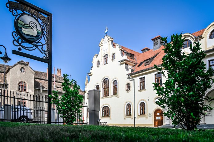 Piscina copii și jocurile acvatice de la Baia Populară Sibiu