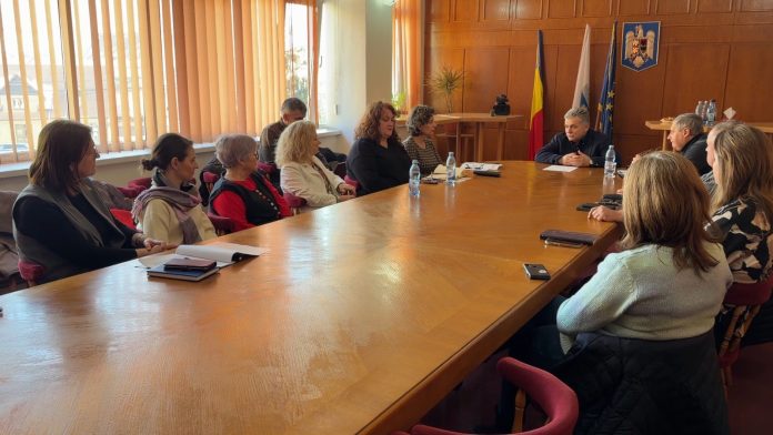 Ședință de lucru la Primăria Mediaș dedicată găsirii de soluții pentru facilitățile fiscale pentru dizabilități