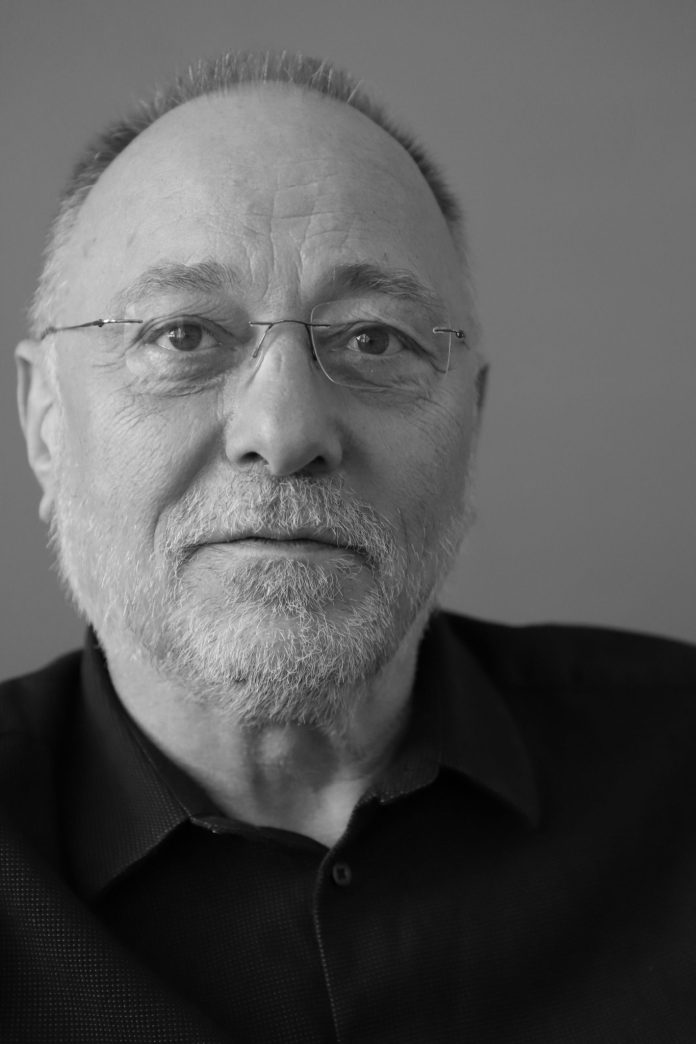 Artistul și profesorul universitar Marcel Bunea, membru al Uniunii Artiștilor Plastici