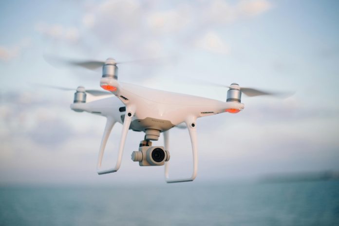 Sistemul anti-dronă MEROPS, nou introdus în apărarea aeriană românească, în timpul unei prezentări.