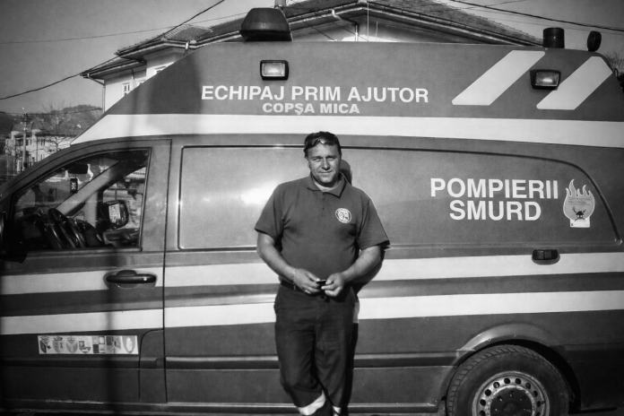 Paramedicul Păcurar Aurel de la ISU Sibiu, în uniformă de serviciu