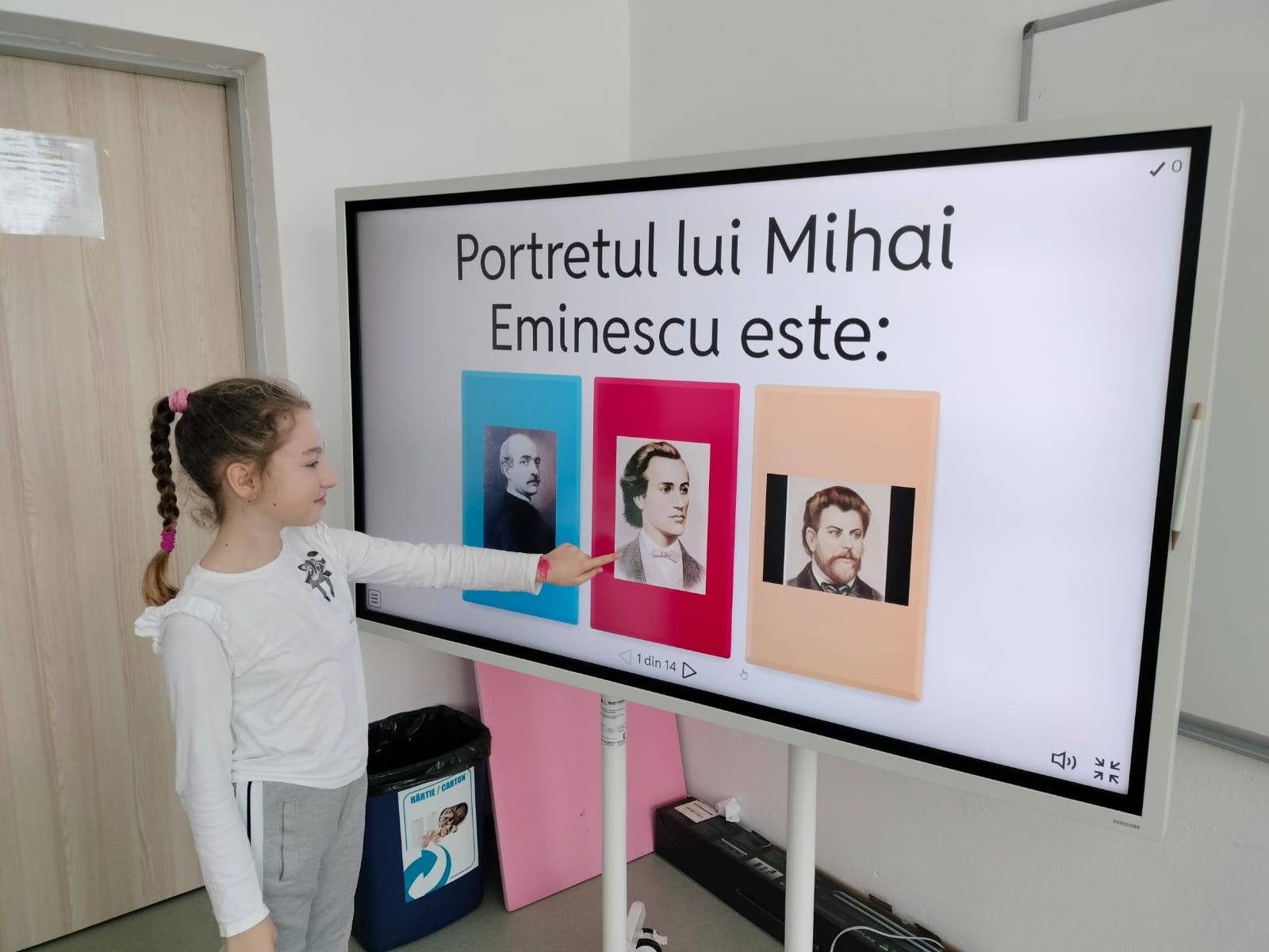 Colaj foto cu cele mai importante activități Mihai Eminescu ale liceului
