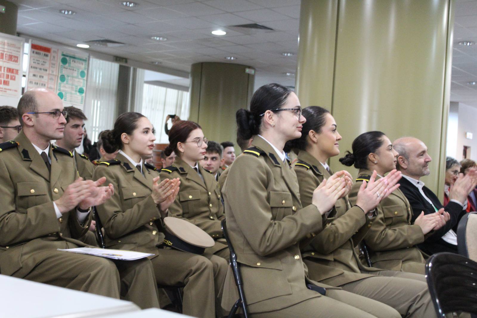 Elevi militari din Școala de Comunicații și Apărare Cibernetică la eveniment cultural Eminescu