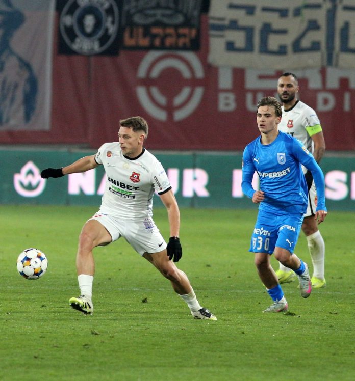 Meciul Farul FC Hermannstadt disputat pe gheata și zăpadă în gerul năprasnic