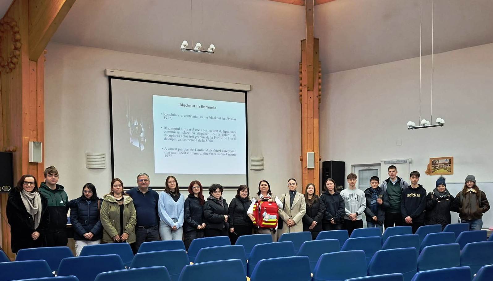 Cadru didactic de la Liceul Axente Sever explică proceduri pentru situații de blackout