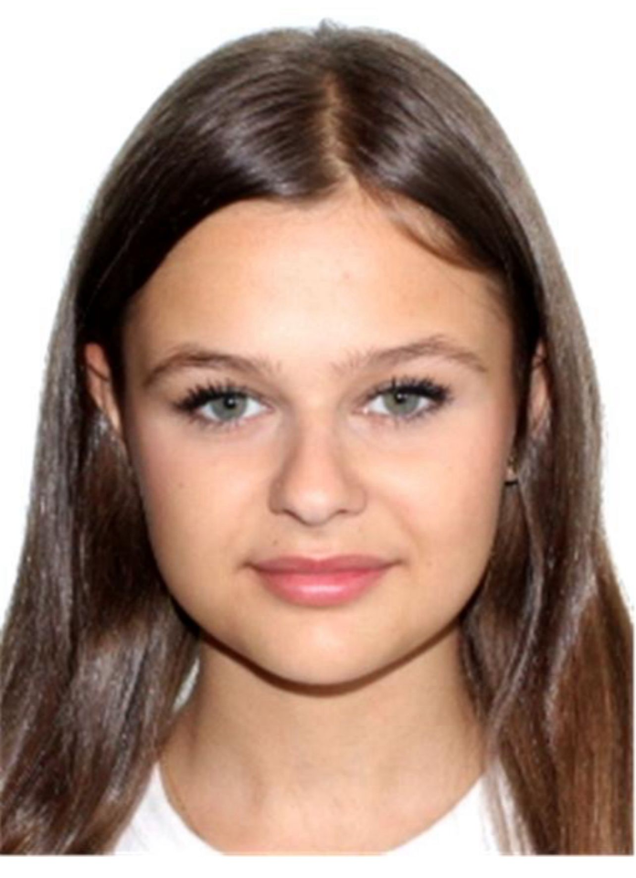 Tânăra de 14 ani dispărută de acasă, în fotografii recente din viața personală.
