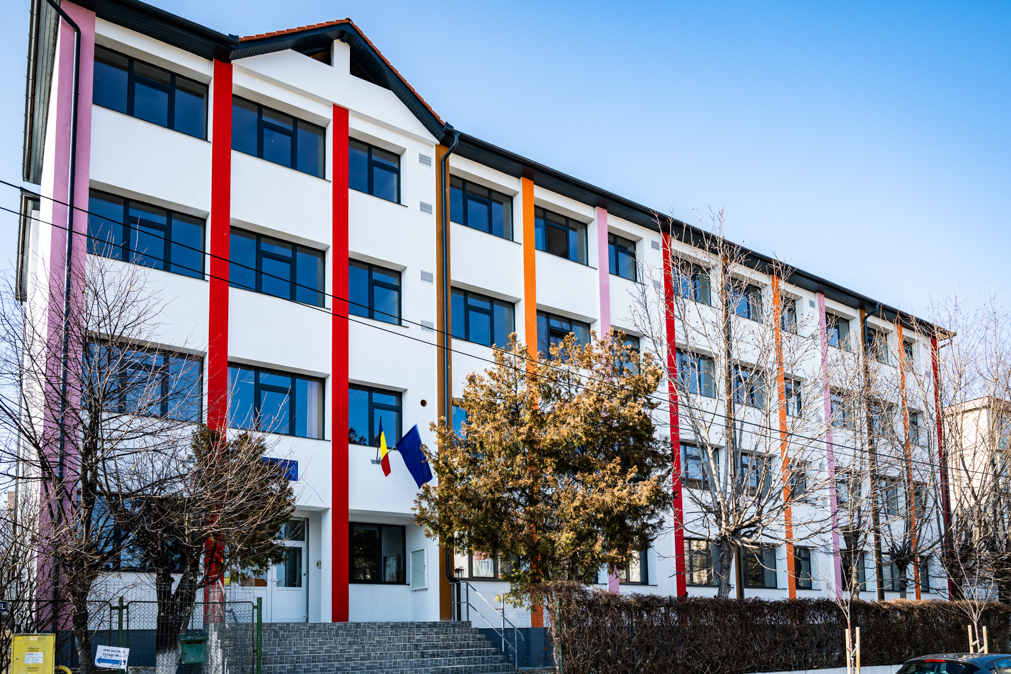 Școală din Sibiu, probabil Școala Nr. 25, cu potențiale probleme de securitate la incendiu
