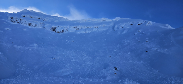 image Avertisment Salvamont Sibiu pentru risc crescut de avalanșe în Munții Făgăraș