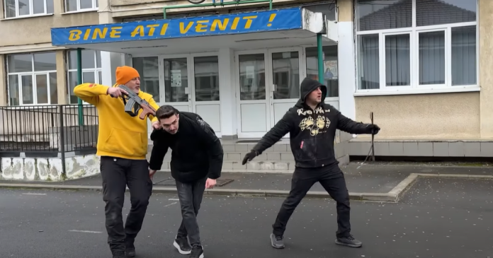 Exercițiu de intervenție în caz de criză la Colegiul Energetic din Sibiu, cu prezentarea echipamentelor speciale.