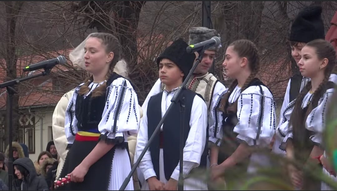 Centrul Creației Junii Sibiu transmite un mesaj de An Nou plin de tradiții românești.