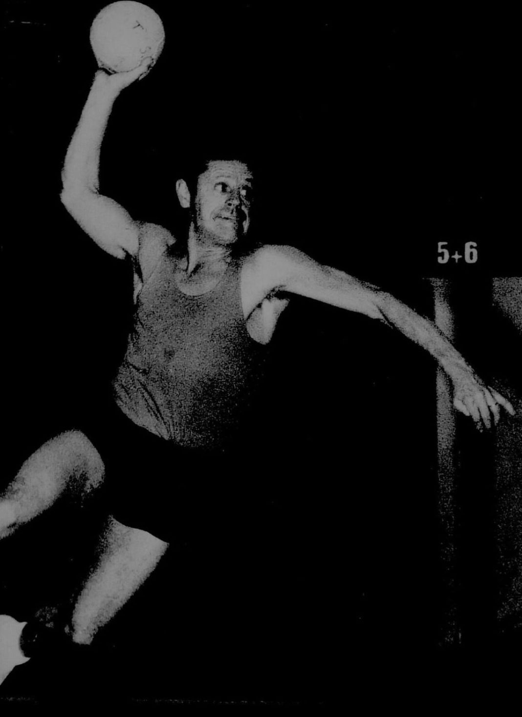 handbal Acțiune de handbal în meci, omagiu pentru cariera lui Karl Martini