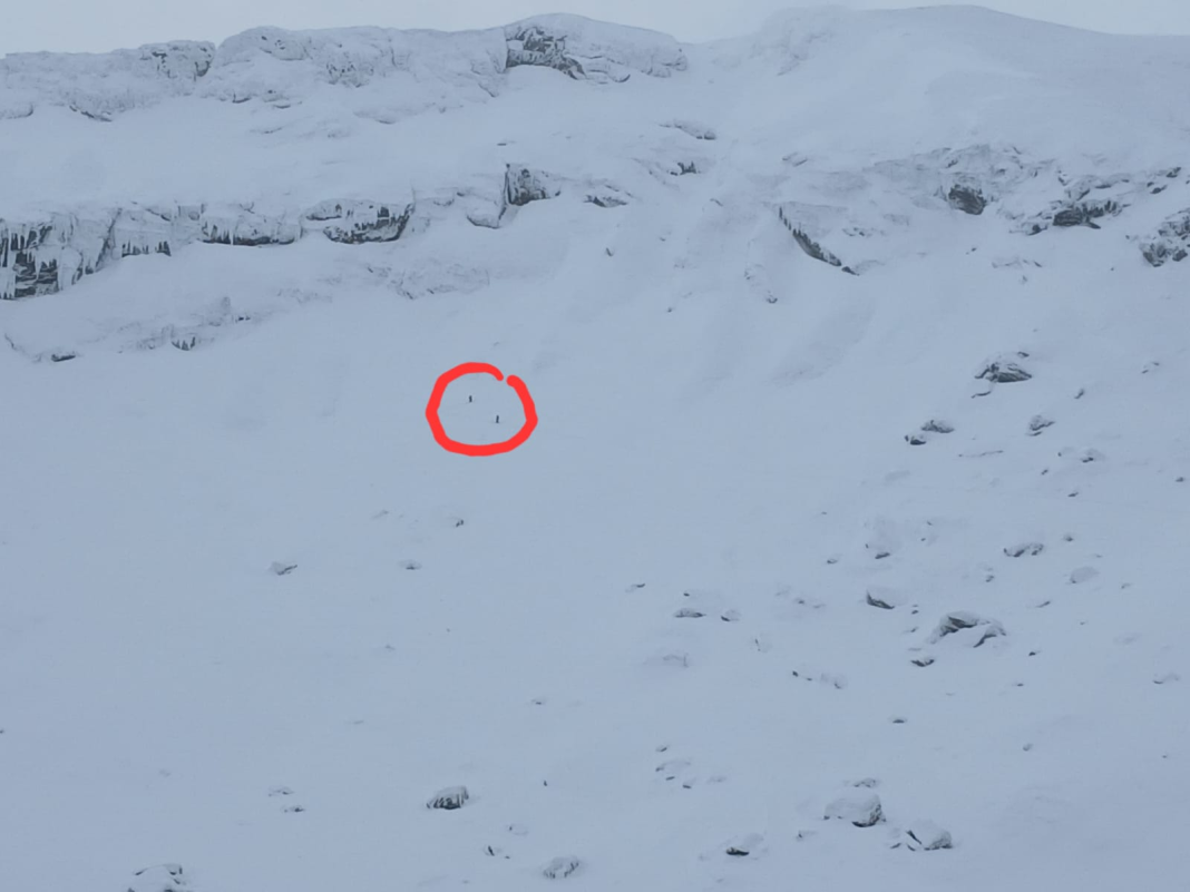 image Avalanșă de mari dimensiuni lângă Bâlea Lac, declanșată de doi schiori.