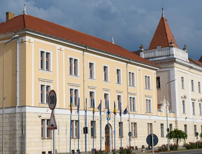 Clădirea Curții de Apel Alba Iulia, sediul instituției cu echipa de conducere completă