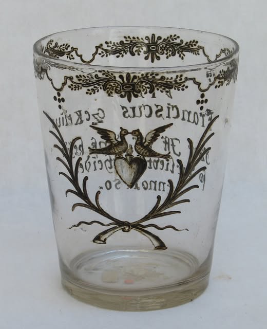 Pahar de logodnă vechi din 1750, exponat la Muzeul de Istorie din Sibiu