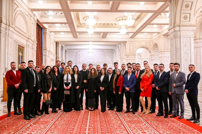 Tineri PSD Sibiu în Sala Mare a Parlamentului României