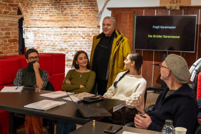 Luk Perceval la repetițiile pentru Frații Karamazov la Teatrul Național Sibiu