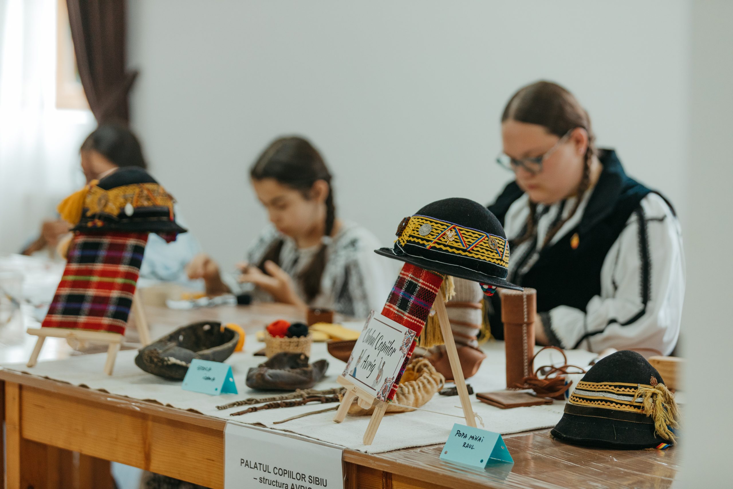 Produse textile tradiționale românești la Olimpiada Meșteșuguri Artistice, ediția a XXIX-a.