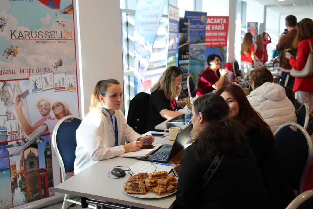 targ turism aeroport 2 Intrarea în Târgul de Turism de la Aeroportul Internațional Sibiu