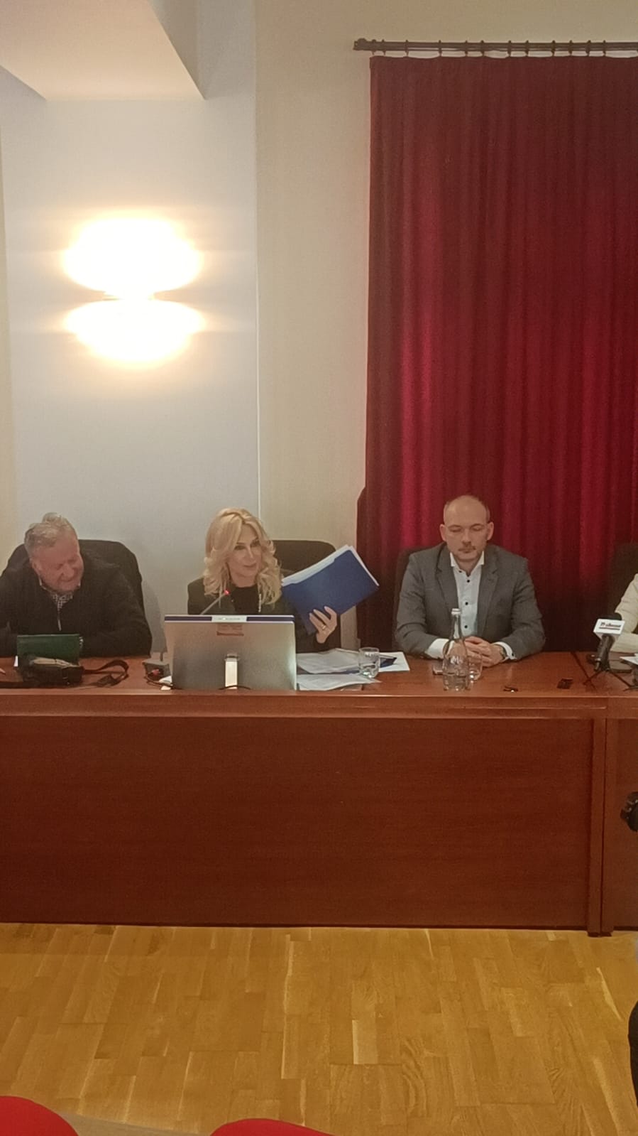 WhatsApp Image 2026-02-12 at 16.18.45 Raluca Turcan la dezbaterea despre Spitalul Județean Sibiu