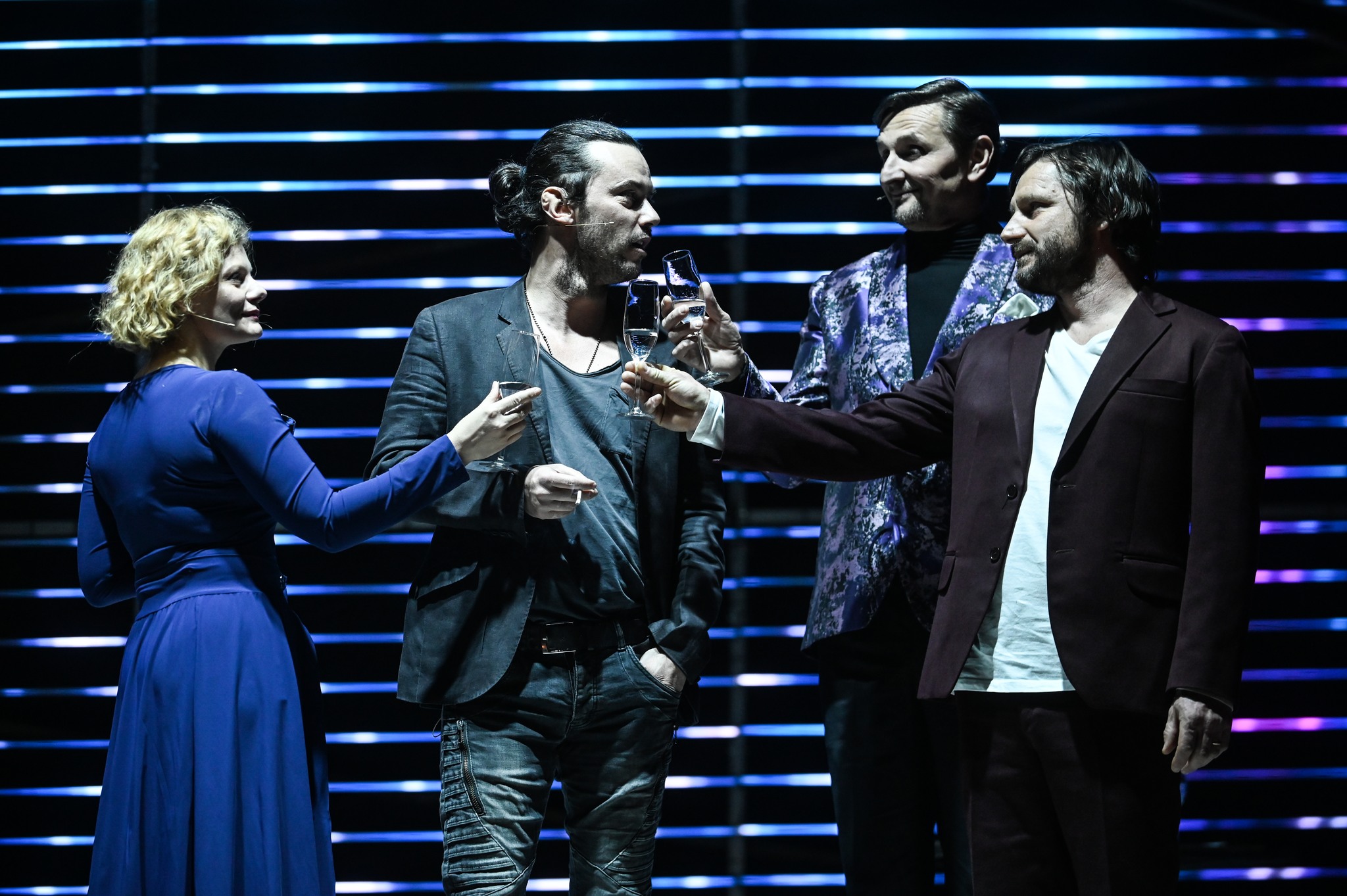 Scenă din spectacolul Hedda Gabler pe Scena Digitală a Teatrului Național