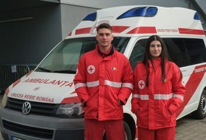 Ambulanță nouă a Crucii Roșii Sibiu, echipată pentru Serviciul de Ambulanță