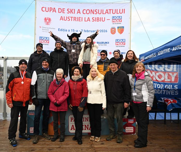 Vedere panoramică a pârtiei și a participanților la Cupa de ski Austriei