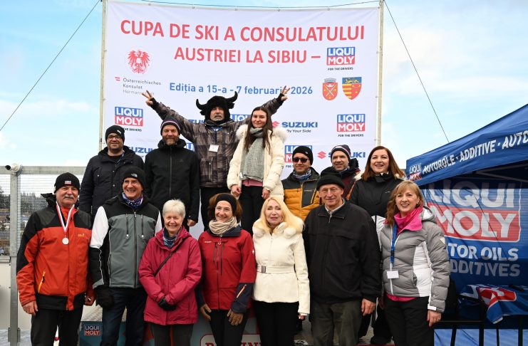 Vedere panoramică a pârtiei și a participanților la Cupa de ski Austriei