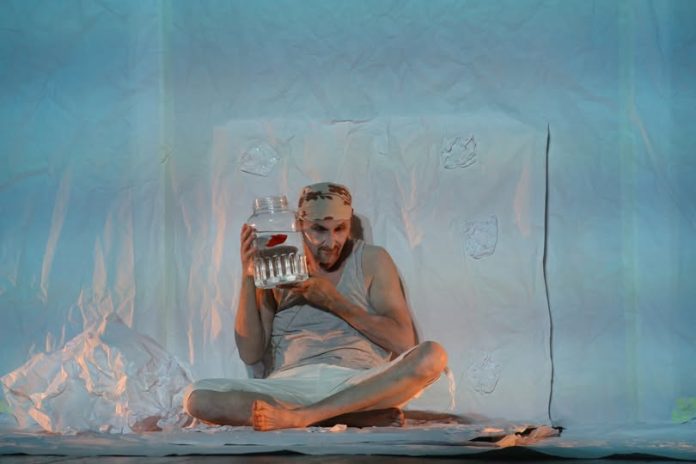 Scena Digitală TNRS prezintă cele trei premiere online din februarie pe fundal artistic