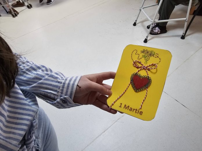 810 Close-up detaliat pe un mărțișor tradițional de primăvară, confecționat la Săliște