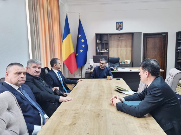 Prima poza Deputatul PSD Bogdan Trif discută și preia solicitările ciobanilor