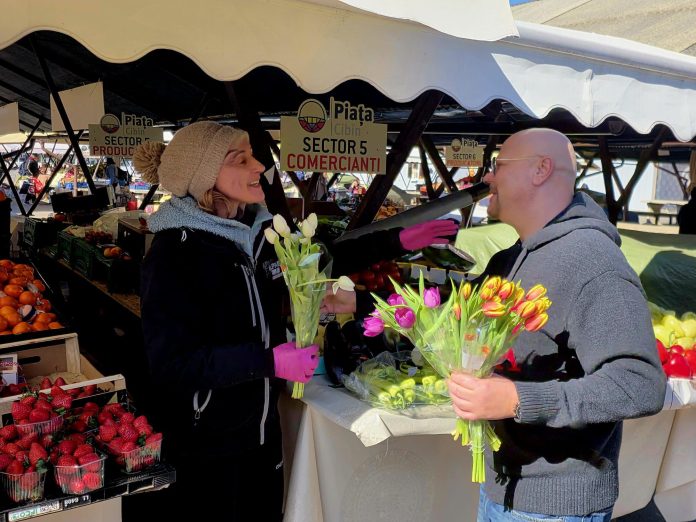 Echipa Galbenă sărbătorește 1 Martie cu mărțișoare și zâmbete, într-o atmosferă primăvăratică.
