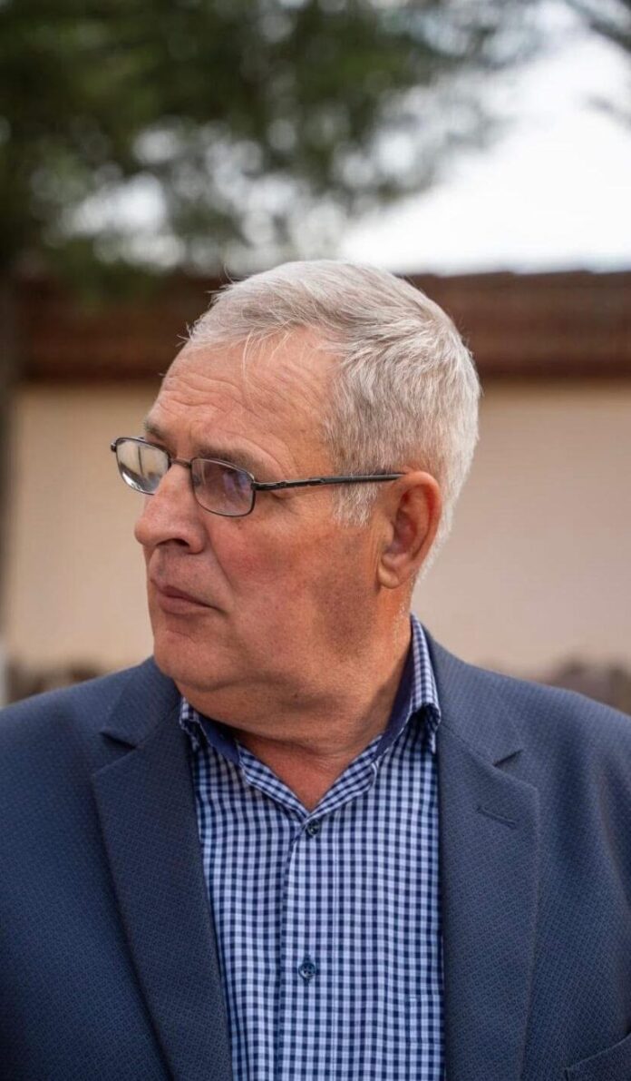 Ilie Berghezan la capela mortuară din Ludoș, în timpul unei vizite oficiale