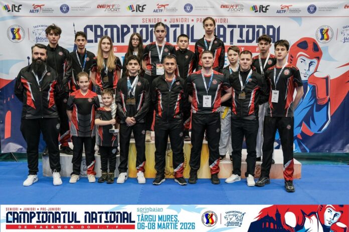Logo-ul și antrenorii ACS Hwarang Academy, pregătiți pentru Campionatul Național de Taekwon-Do ITF