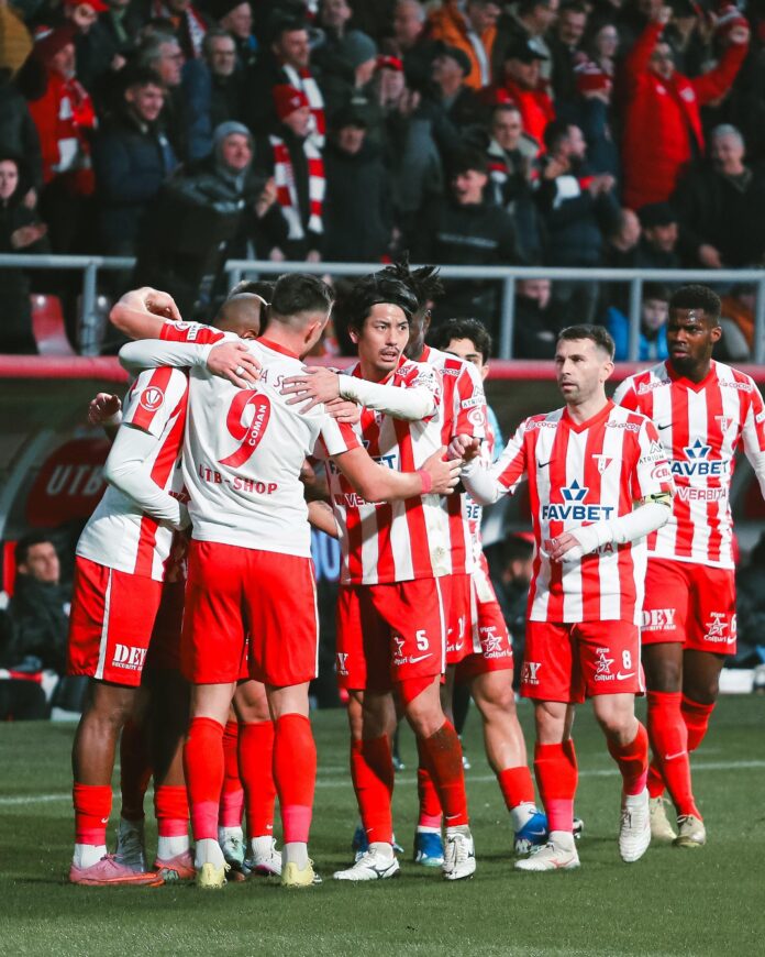 Logo sau echipă FC Hermannstadt UTA Arad în meciul de play-out